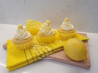 Lemon Buttercream tutorial by Help Me Bake.jpg Lemon Buttercream tutorial by Help Me Bake.jpg
