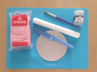 How to bake a cake board by help me bake. (Medium) kra.jpg