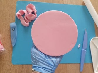 10 How to bake a cake board by Help Me Bake.jpg