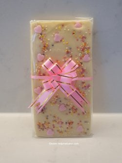 Valentines Day Chocolate Bar by Help Me Bake (Medium).jpg Valentines Day Chocolate Bar by Help Me Bake (Medium).jpg