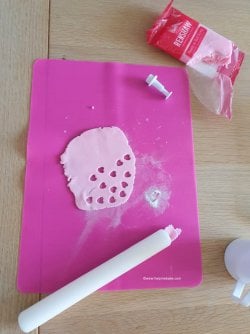 2 Valentine's Day Chocolate Bar by Help Me Bake (Medium).jpg 2 Valentine's Day Chocolate Bar by Help Me Bake (Medium).jpg