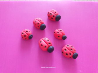 How to make a ladybird by Help Me Bake (Medium).jpg How to make a ladybird by Help Me Bake (Medium).jpg