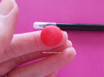 How to make a ladybird by Help Me Bake (4) (Medium).jpg How to make a ladybird by Help Me Bake (4) (Medium).jpg