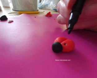 How to make a ladybird by Help Me Bake (9) (Medium).jpg