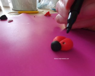How to make a ladybird by Help Me Bake (9) (Medium).jpg How to make a ladybird by Help Me Bake (9) (Medium).jpg