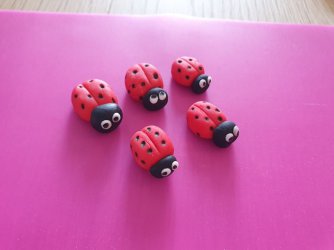 How to make ladybirds with faces by Help Me Bake (10) (Medium).jpg