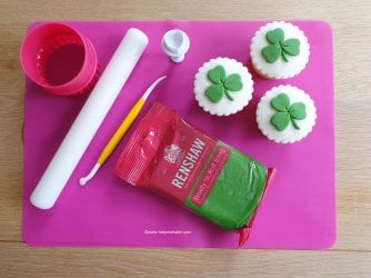 How to make St Patrick's Day Shamrock Toppers by Help Me Bake (1) (Medium).jpg