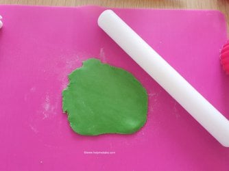 How to make St Patrick's Day Shamrock Toppers by Help Me Bake (5) (Medium).jpg