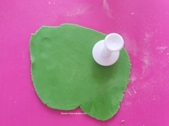 How to make St Patrick's Day Shamrock Toppers by Help Me Bake (6) (Medium).jpg
