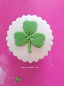 How to make St Patrick's Day Shamrock Toppers by Help Me Bake (14) (Medium).jpg