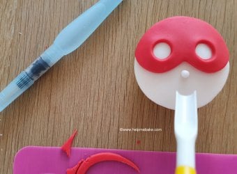 How to make Superhero Cupcake Toppers by Help Me Bake (18) (Medium).jpg