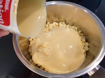 8 Mini Egg Fudge Tutorial by Help Me Bake (Medium).jpg