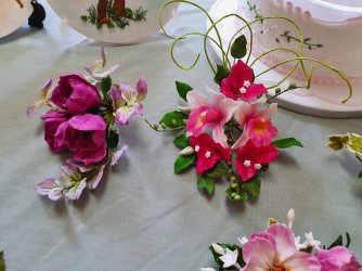 Flowers by Pat Smith BSG (2).jpg Flowers by Pat Smith BSG (2).jpg