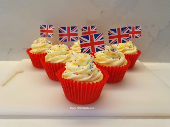 Jubilee Cake Ideas by Help Me Bake (1) (Medium).jpg