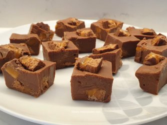 Mars Bar Fudge by Help Me Bake (2) (Medium).jpg