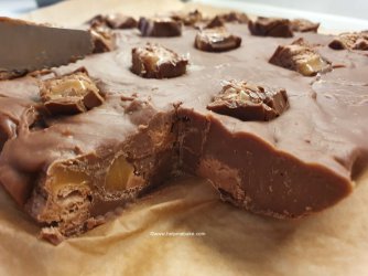 Mars Bar Fudge by Help Me Bake (19) (Medium).jpg Mars Bar Fudge by Help Me Bake (19) (Medium).jpg