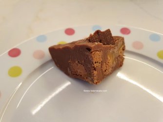 Mars Bar Fudge by Help Me Bake (20) (Medium).jpg Mars Bar Fudge by Help Me Bake (20) (Medium).jpg