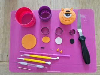 Alien Cupcake Toppers tutorial by Help Me Bake 3 (Medium).jpg