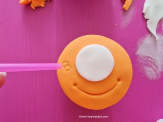 Alien Cupcake Toppers tutorial by Help Me Bake 11 (Medium).jpg