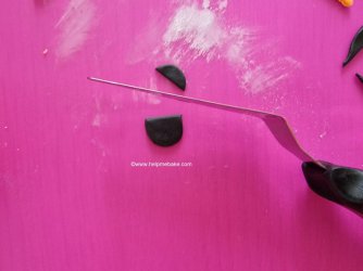Alien cupcake Toppers tutorial by Help Me Bake 13B (Medium).jpg