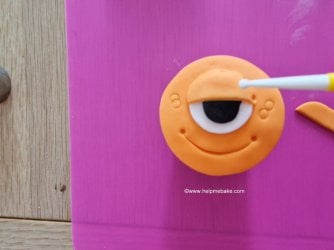 Alien cupcake Toppers tutorial by Help Me Bake 18 (Medium).jpg