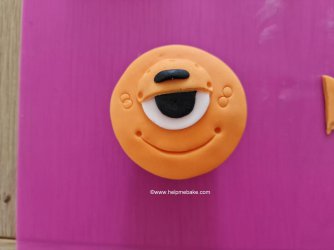 Alien cupcake Toppers tutorial by Help Me Bake 20 (Medium).jpg
