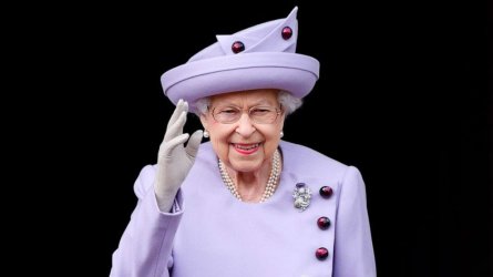 Queen Elizabeth II.jpg Queen Elizabeth II.jpg
