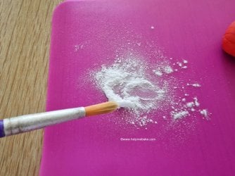 Dusting with Icing Sugar by Help Me Bake (Medium).jpg Dusting with Icing Sugar by Help Me Bake (Medium).jpg