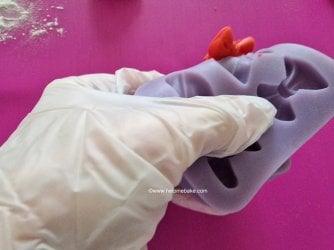 Using a Ribbon Mould by Help Me Bake 2 (Medium).jpg Using a Ribbon Mould by Help Me Bake 2 (Medium).jpg