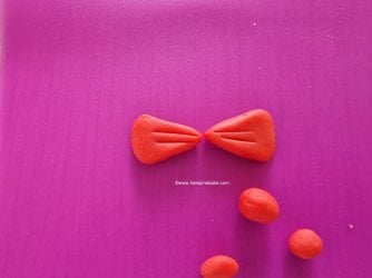 How to make a small bow or bow tie by Help Me Bake 5 (Medium).jpg How to make a small bow or bow tie by Help Me Bake 5 (Medium).jpg