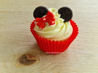 Easy Minnie Mouse Cupcake Toppers by Help Me Bake (2) (Medium).jpg