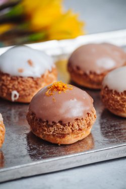 Craqulein topped choux.jpg