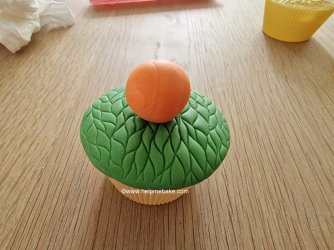 15 Easy Pumpkin toppers by Help Me Bake (Medium).jpg