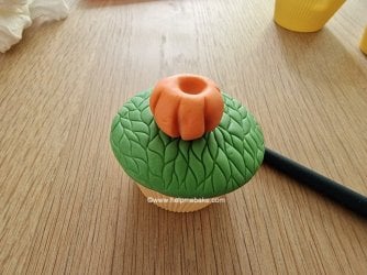 24 Easy Pumpkin toppers by Help Me Bake (Medium).jpg 24 Easy Pumpkin toppers by Help Me Bake (Medium).jpg