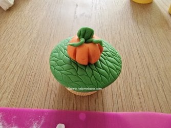 30 Easy Pumpkin toppers by Help Me Bake (Medium).jpg