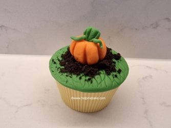 34 Easy Pumpkin toppers by Help Me Bake (Medium).jpg 34 Easy Pumpkin toppers by Help Me Bake (Medium).jpg