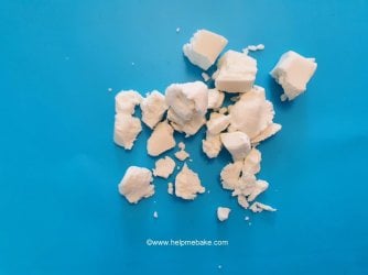 Saracino White Modelling Paste Review by Help Me Bake 3 (Medium).jpg