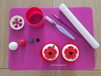 Poppy Cupcakes Tutorial by Help Me Bake (149) - Copy (Medium).jpg
