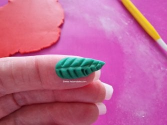 Poppy Cupcakes Tutorial by Help Me Bake (81) - Copy (Medium).jpg Poppy Cupcakes Tutorial by Help Me Bake (81) - Copy (Medium).jpg