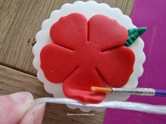 Poppy Cupcakes Tutorial by Help Me Bake (87) - Copy (Medium).jpg