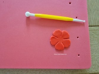 Poppy Cupcakes Tutorial by Help Me Bake (18) - Copy (Medium).jpg