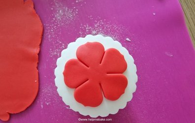 Poppy Cupcakes Tutorial by Help Me Bake (34) - Copy-001 (Medium).jpg