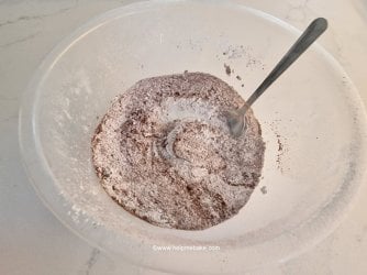 3 Glace Icing by Help Me Bake Tutorial (Medium).jpg 3 Glace Icing by Help Me Bake Tutorial (Medium).jpg