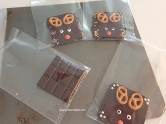 Reindeer Chocolate Bars by Help Me Bake 4 (3) (Medium).jpg