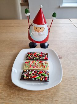 Christmas Bark Bars by Help Me Bake 1.jpg