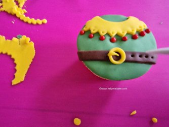 24 Elf Topper by Help Me Bake (Medium).jpg 24 Elf Topper by Help Me Bake (Medium).jpg