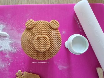 Easy Teddy Toppers by Help Me Bake (10) (Medium).jpg Easy Teddy Toppers by Help Me Bake (10) (Medium).jpg