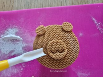 Easy Teddy Toppers by Help Me Bake (11) (Medium).jpg Easy Teddy Toppers by Help Me Bake (11) (Medium).jpg