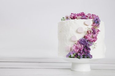 wedding-cake-with-flowers (1) (Medium).jpg wedding-cake-with-flowers (1) (Medium).jpg