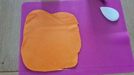 Terry's Choc Orange Mini Turorial by Help Me Bake (3) (Medium).jpg